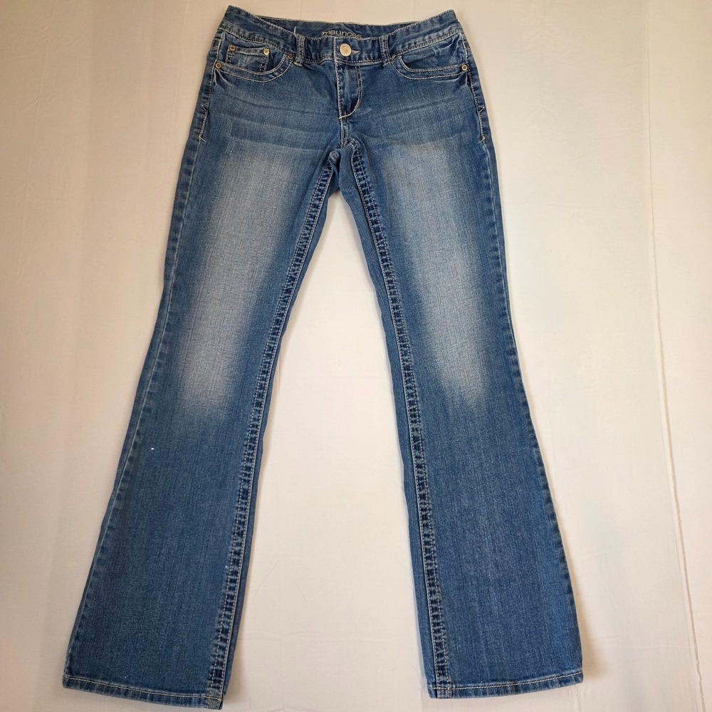 Maurices medium-wash mid-rise bootcut denim jeans Size 5/6 long